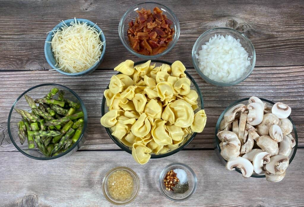 ingredients of asparagus and mushroom tortellini 