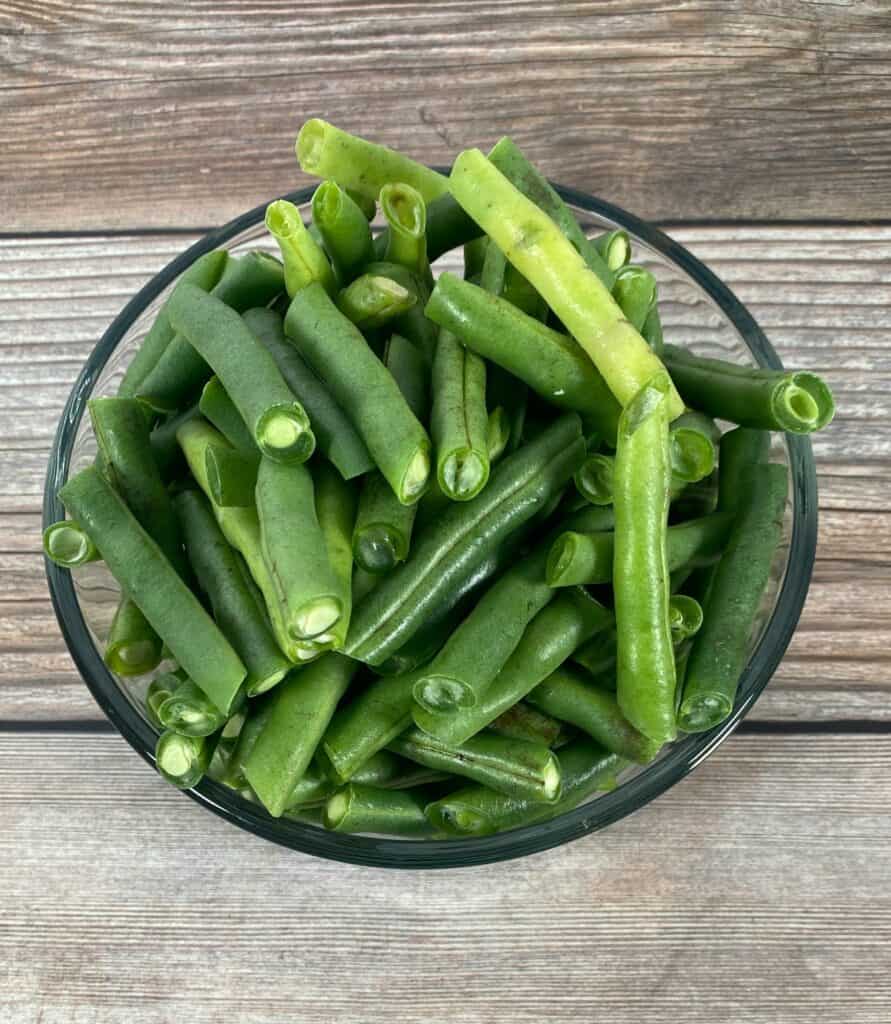 fresh trimmed green beans ready to be blanched