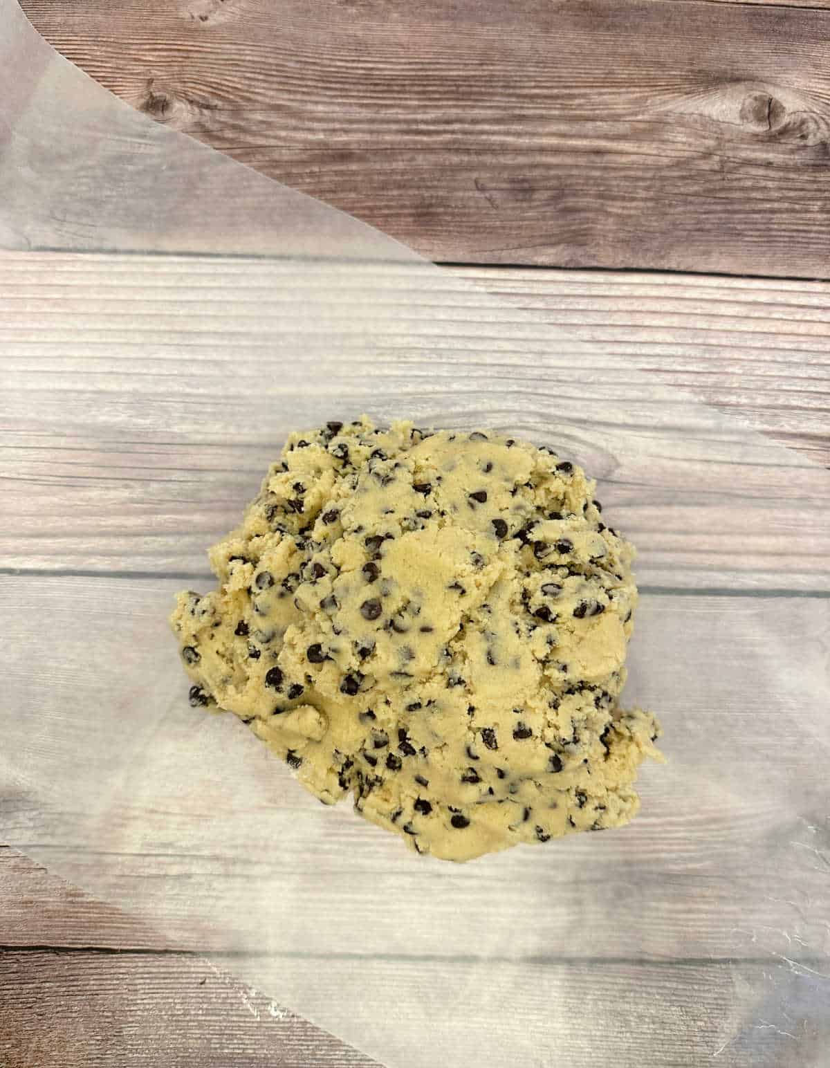 https://www.cookaholicwife.com/wp-content/uploads/2023/03/lavender-chocolate-chip-cookie-step1.jpg